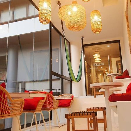 Blu Cabin Ari Stylish Gay Poshtel Bangkok Buitenkant foto