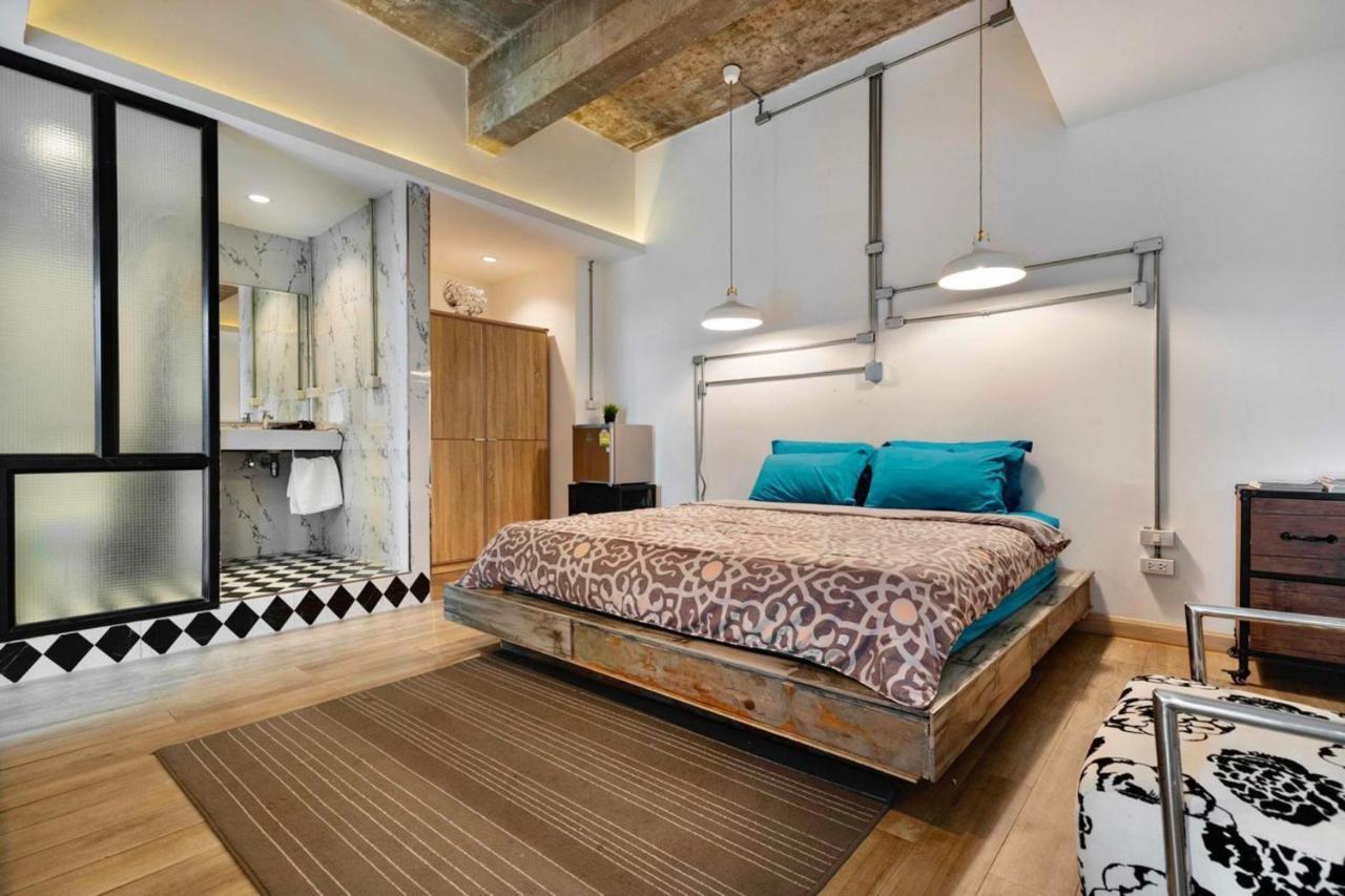 Blu Cabin Ari Stylish Gay Poshtel Bangkok Buitenkant foto