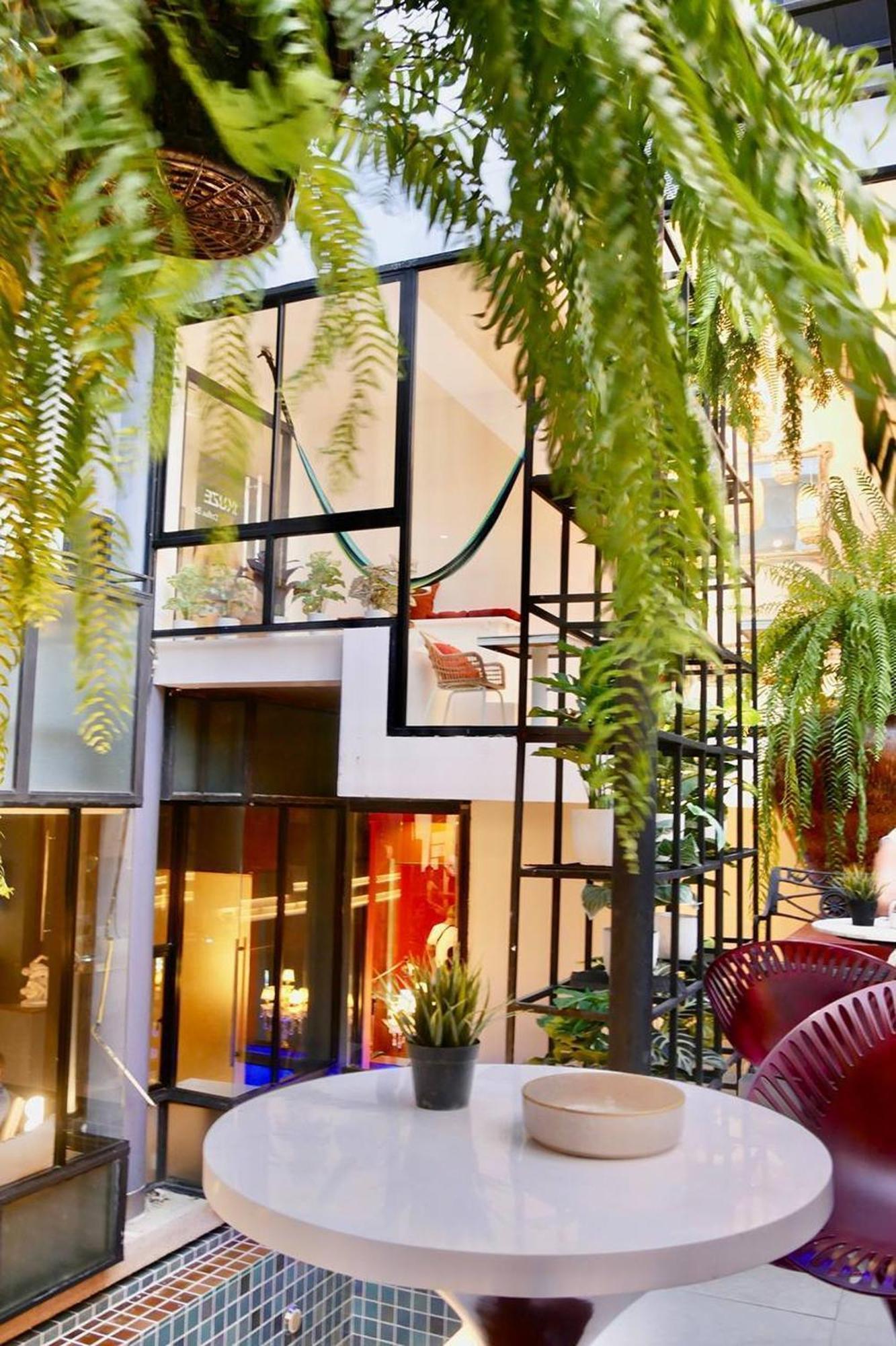 Blu Cabin Ari Stylish Gay Poshtel Bangkok Buitenkant foto