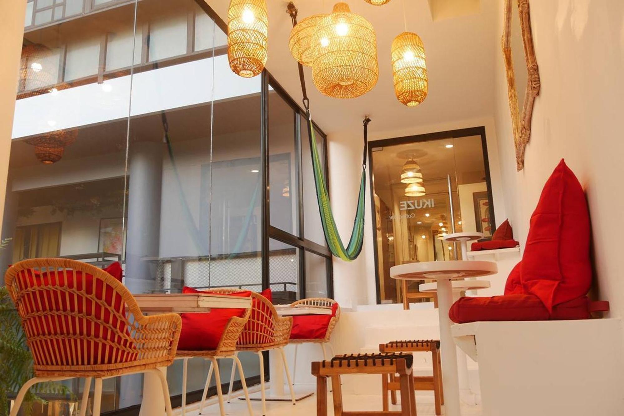 Blu Cabin Ari Stylish Gay Poshtel Bangkok Buitenkant foto